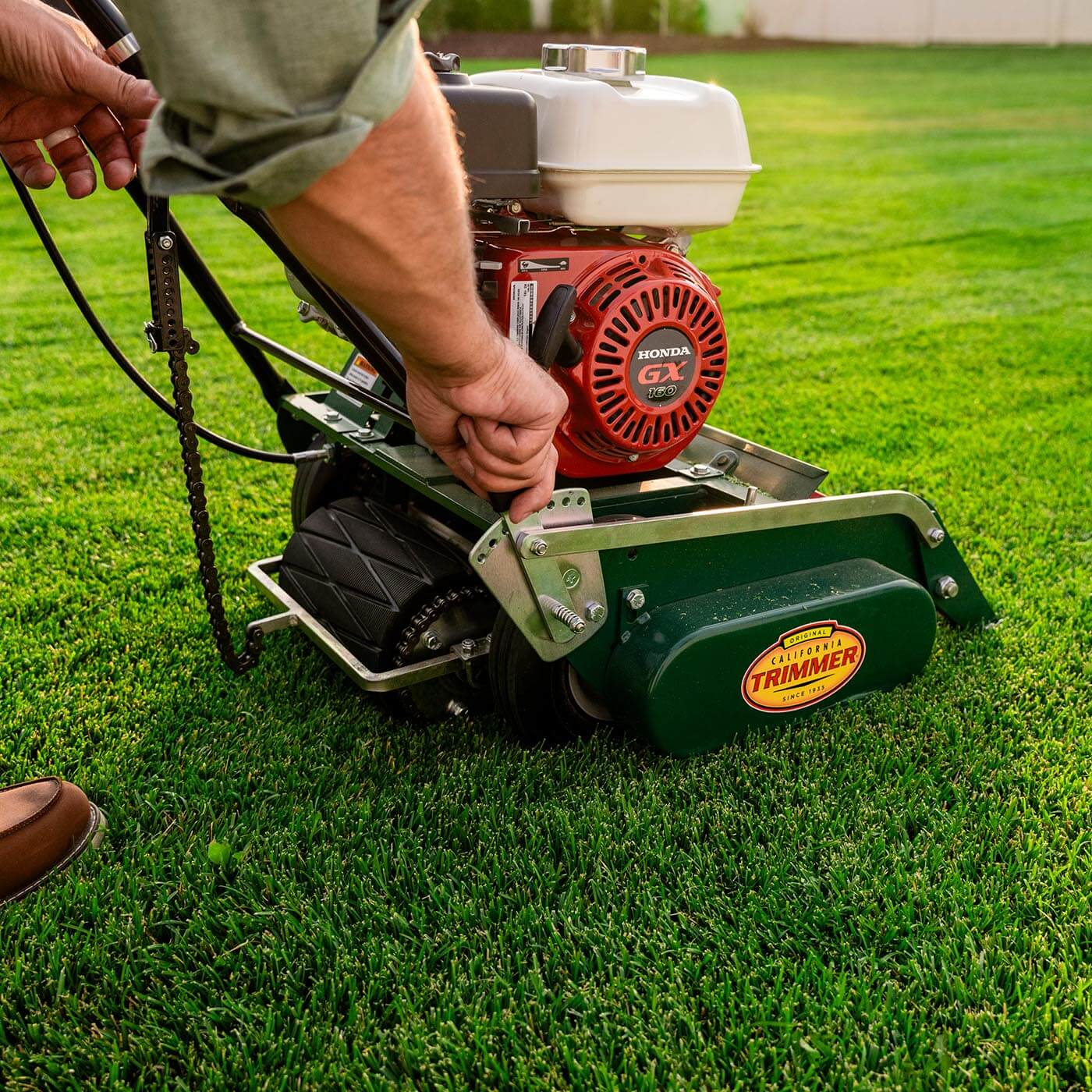 California Trimmer | Classic Standard 20 in. 7-Blade Gas Walk