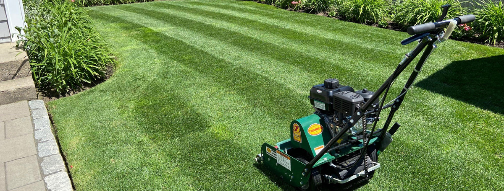 beautiful mowed lines at a residential house